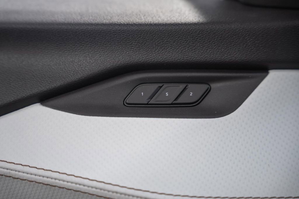 New 2026 Jeep Cherokee Overland image 42