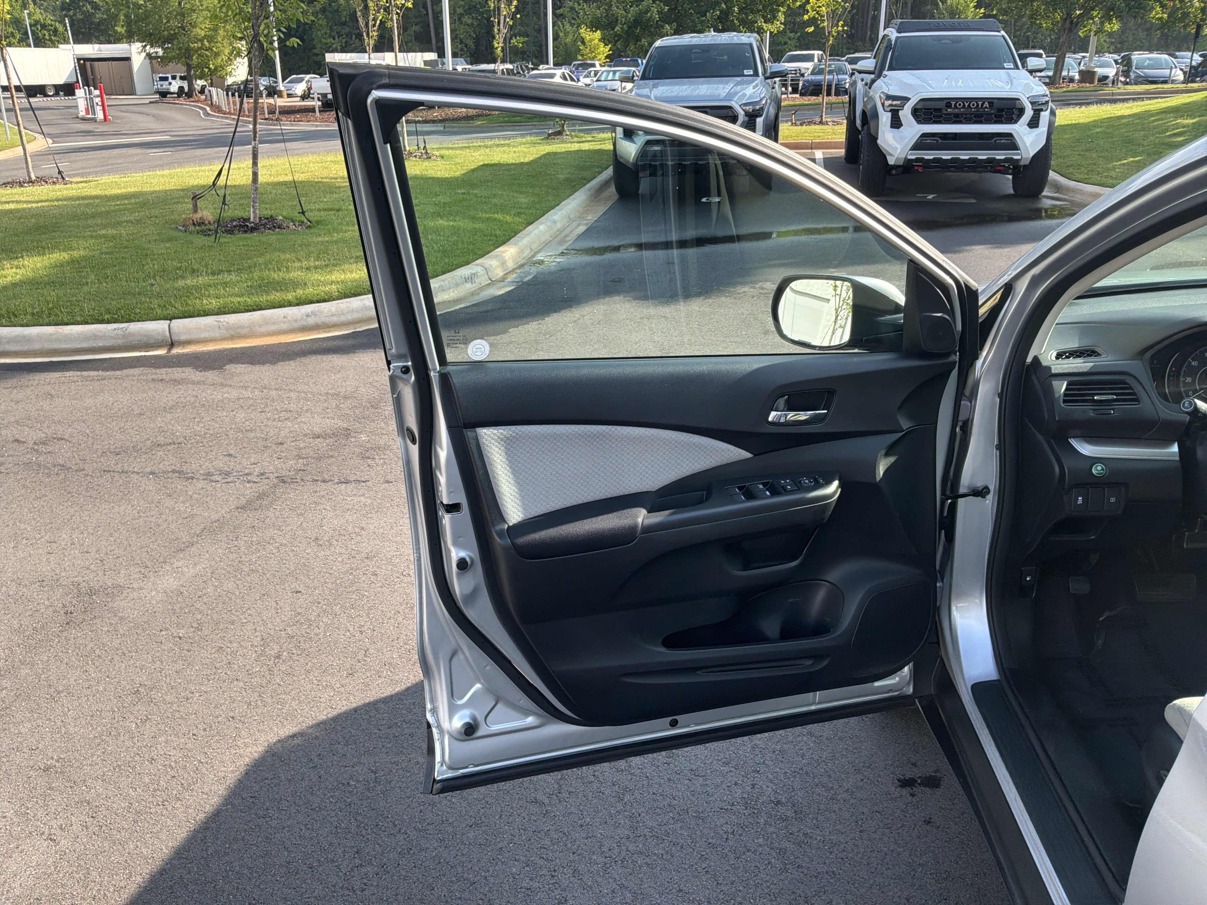 Used 2016 Honda CR-V EX image 14