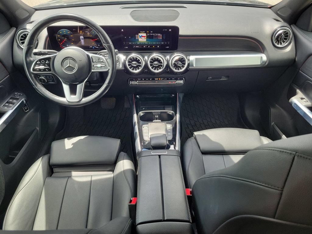 Used 2023 Mercedes-Benz GLB 250 4MATIC w/ Premium Package image 14