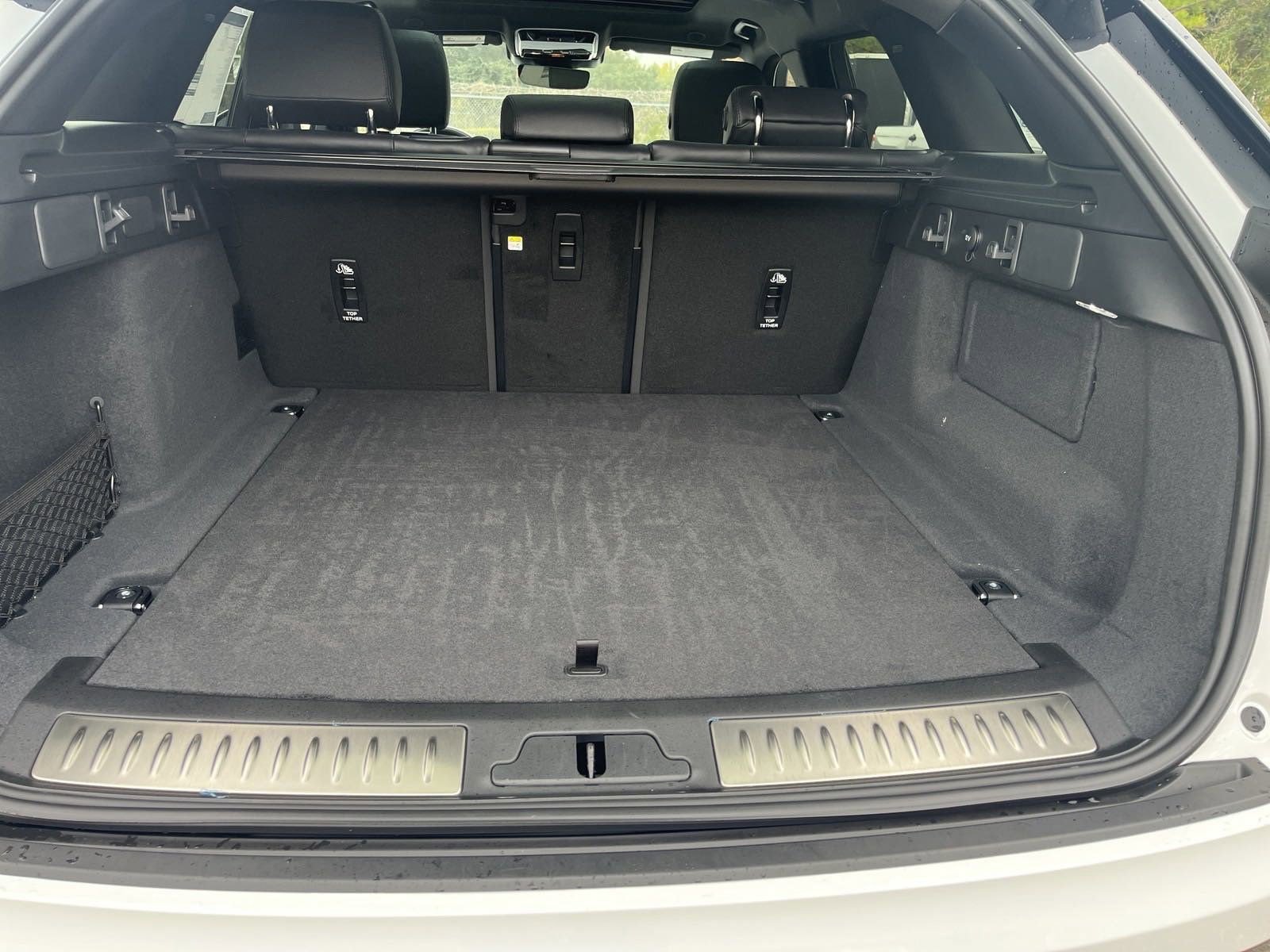 Used 2025 Land Rover Range Rover Velar Dynamic SE image 27