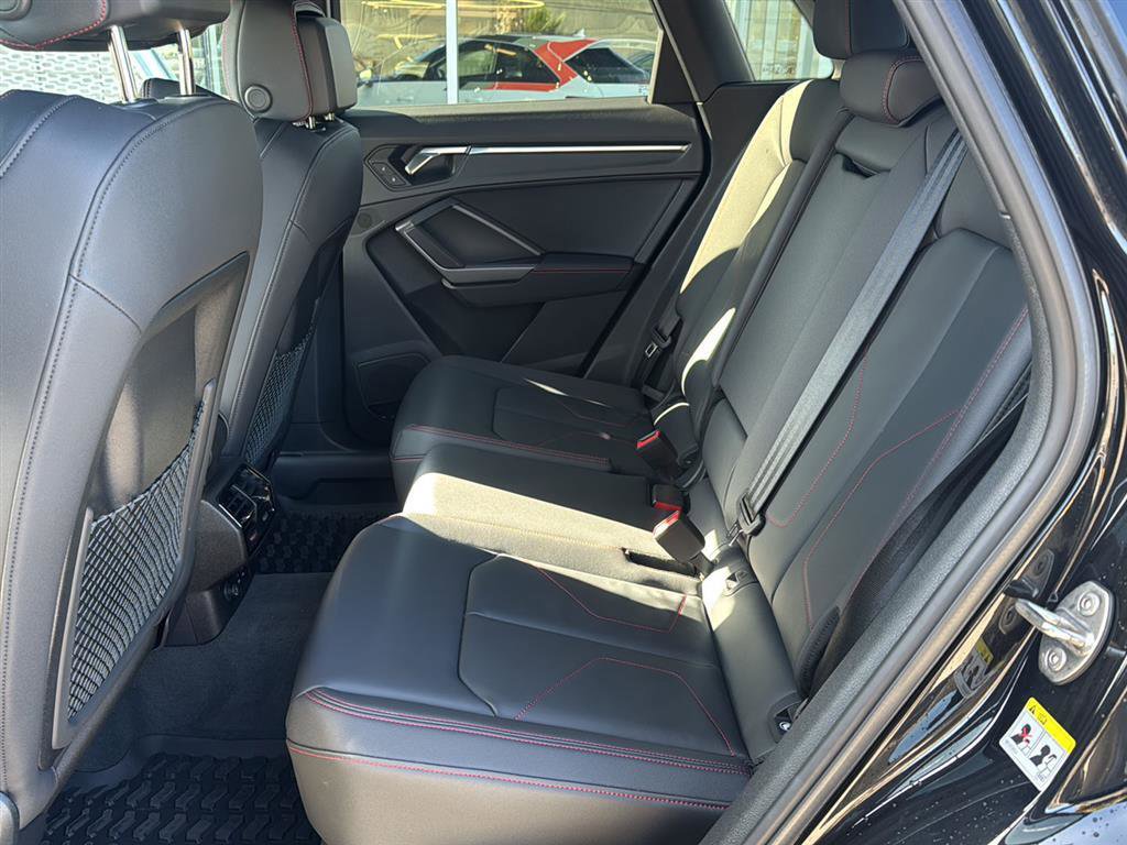 Used 2025 Audi Q3 2.0T Premium Plus w/ Premium Plus Package image 15