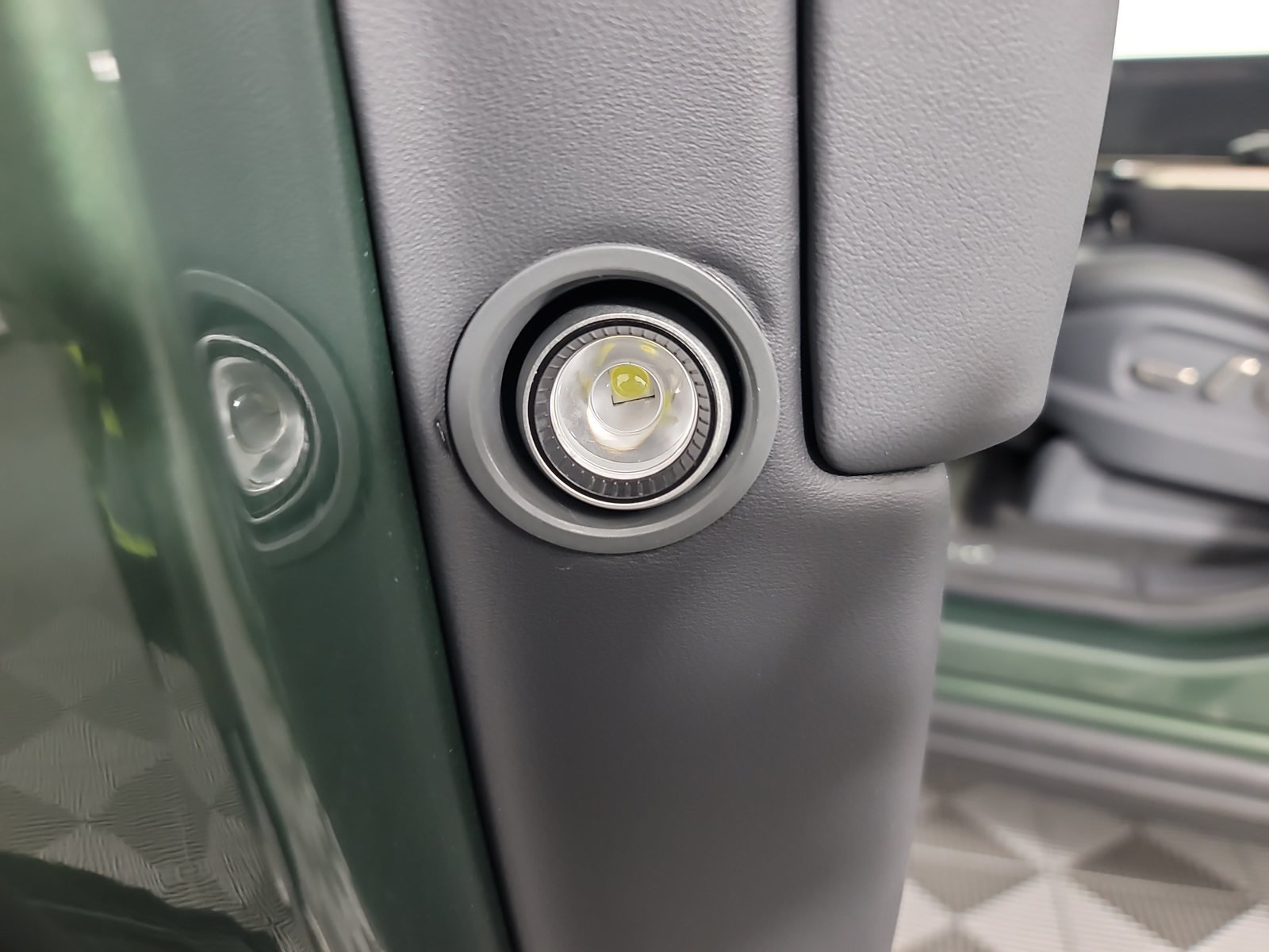 Used 2022 Rivian R1S Launch Edition Quad AWD/4WD image 32