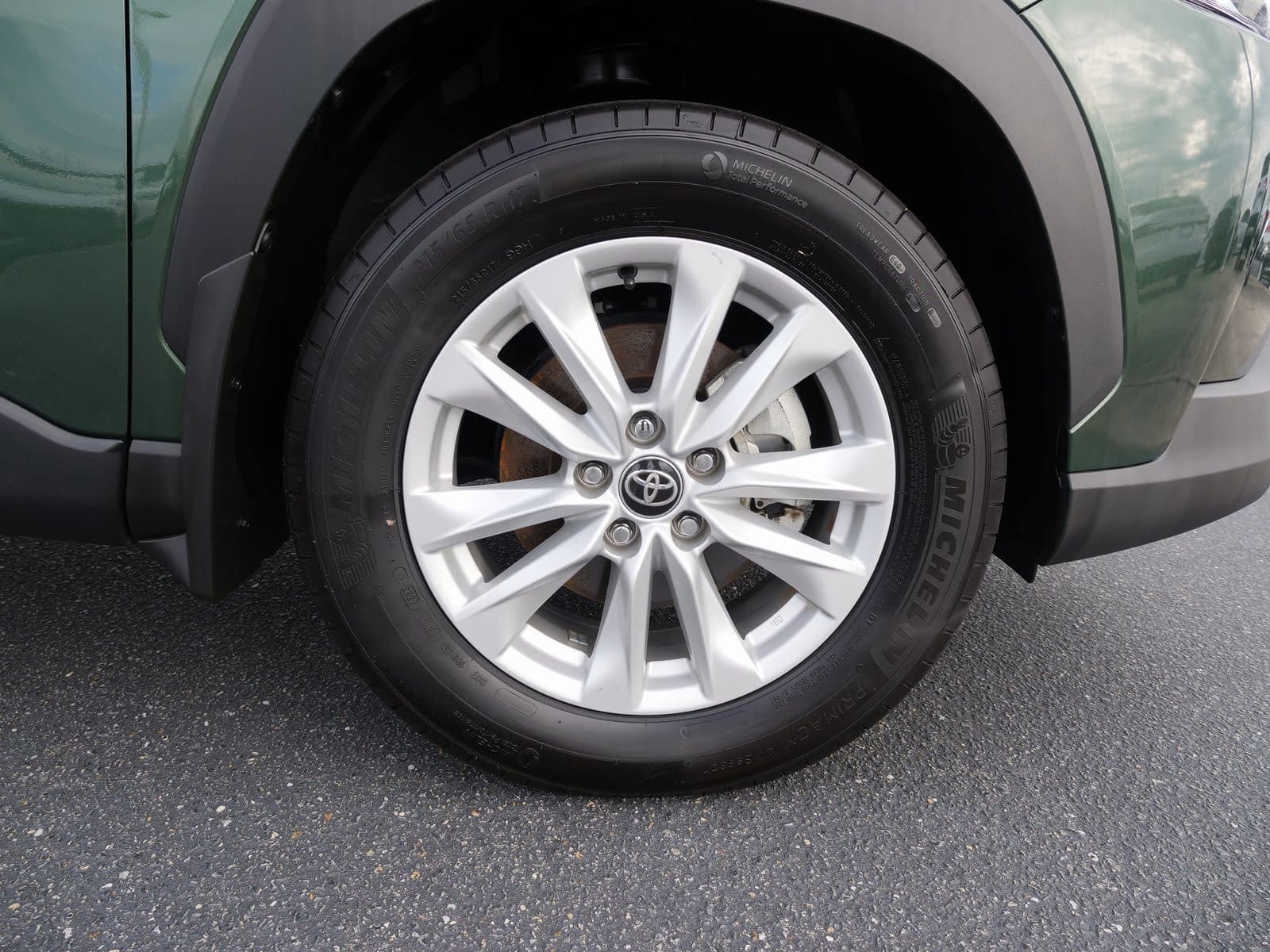 Used 2024 Toyota Corolla Cross LE image 9