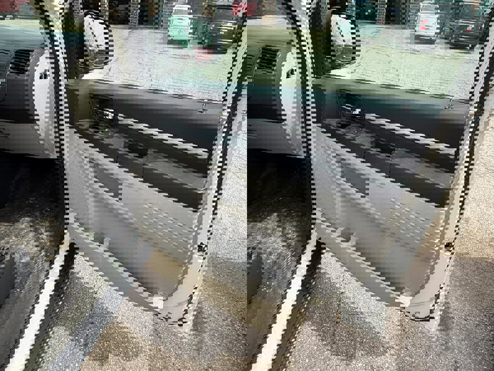 Used 2010 Dodge Grand Caravan image 9