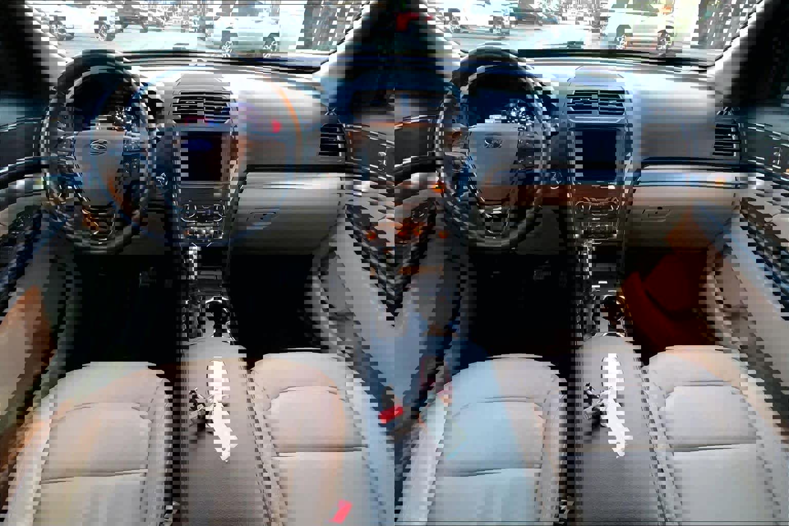 Used 2018 Ford Explorer XLT w/ Equipment Group 202A image 15