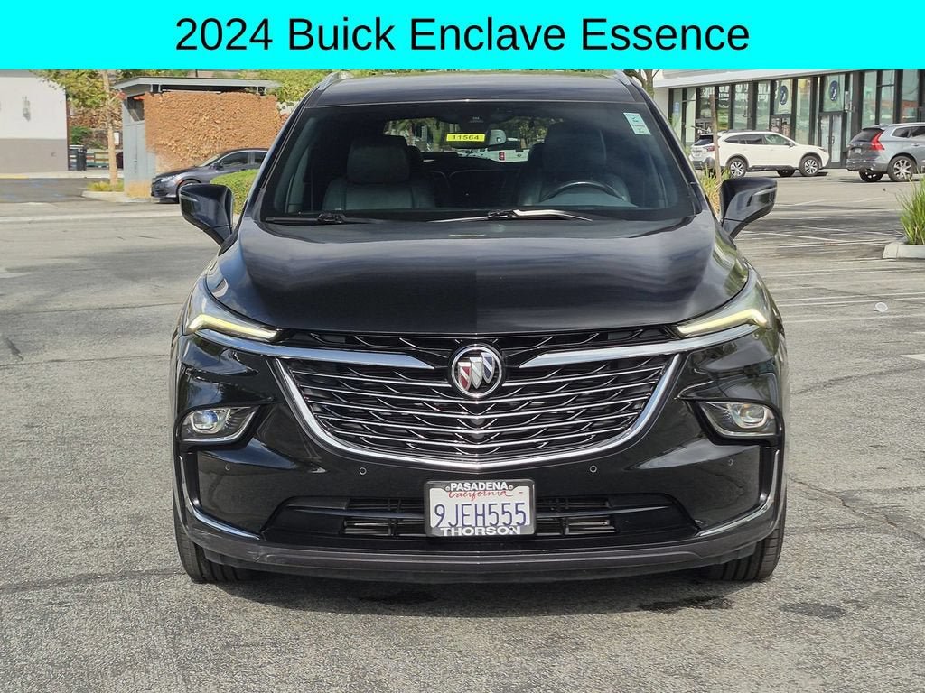 Used 2024 Buick Enclave Essence FWD image 3