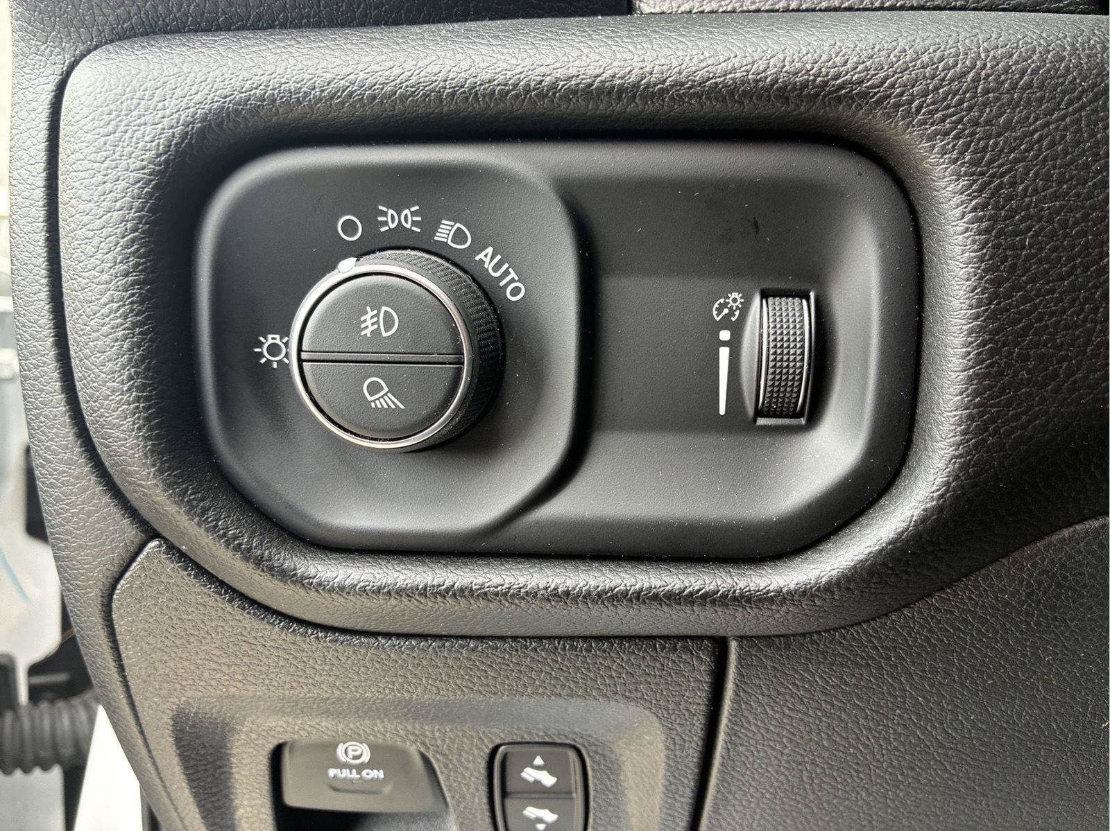 Used 2025 RAM 1500 Big Horn AWD/4WD image 15