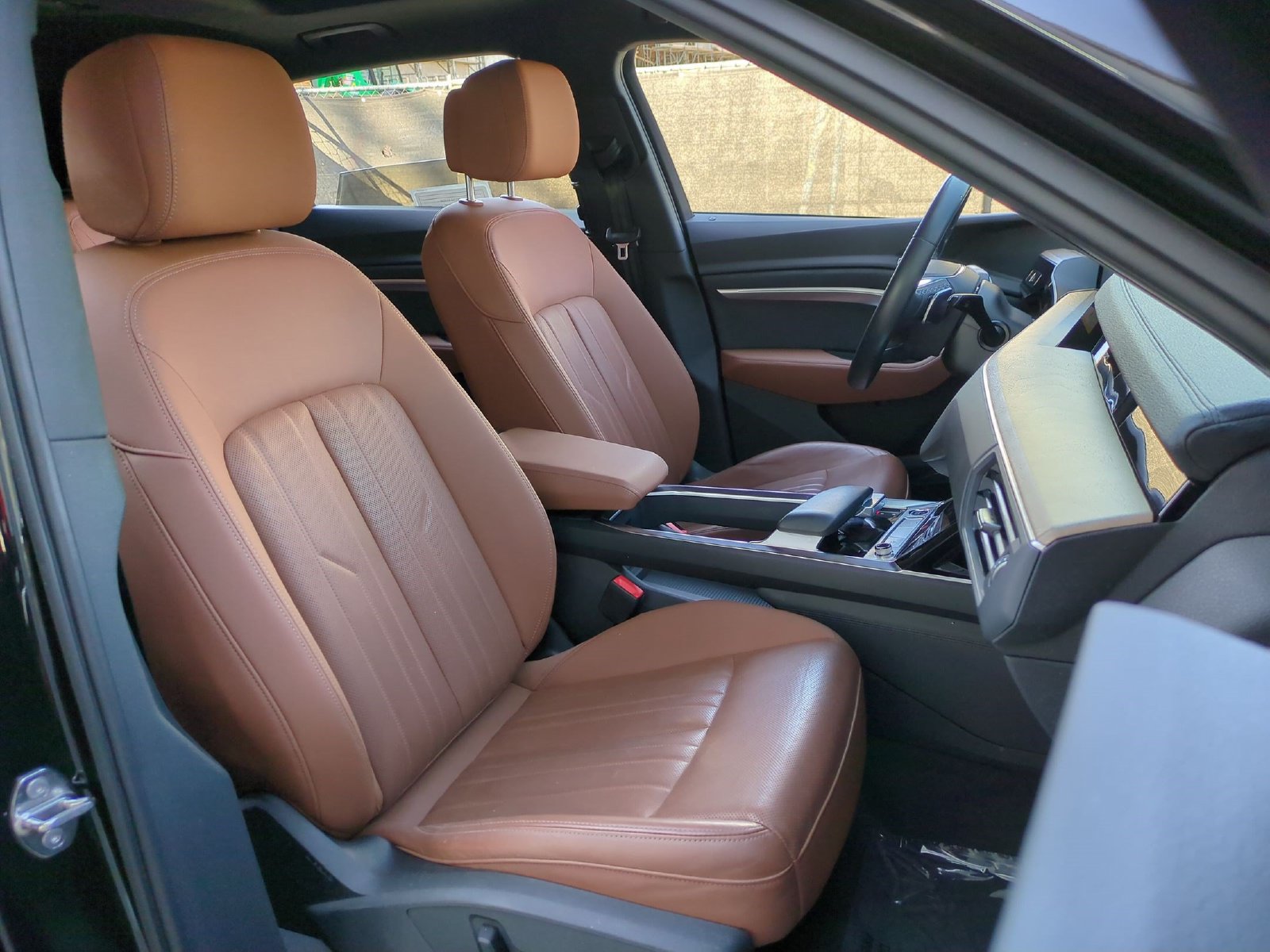 Used 2024 Audi Q8 e-tron Premium Plus w/ Premium Plus Package AWD/4WD image 27