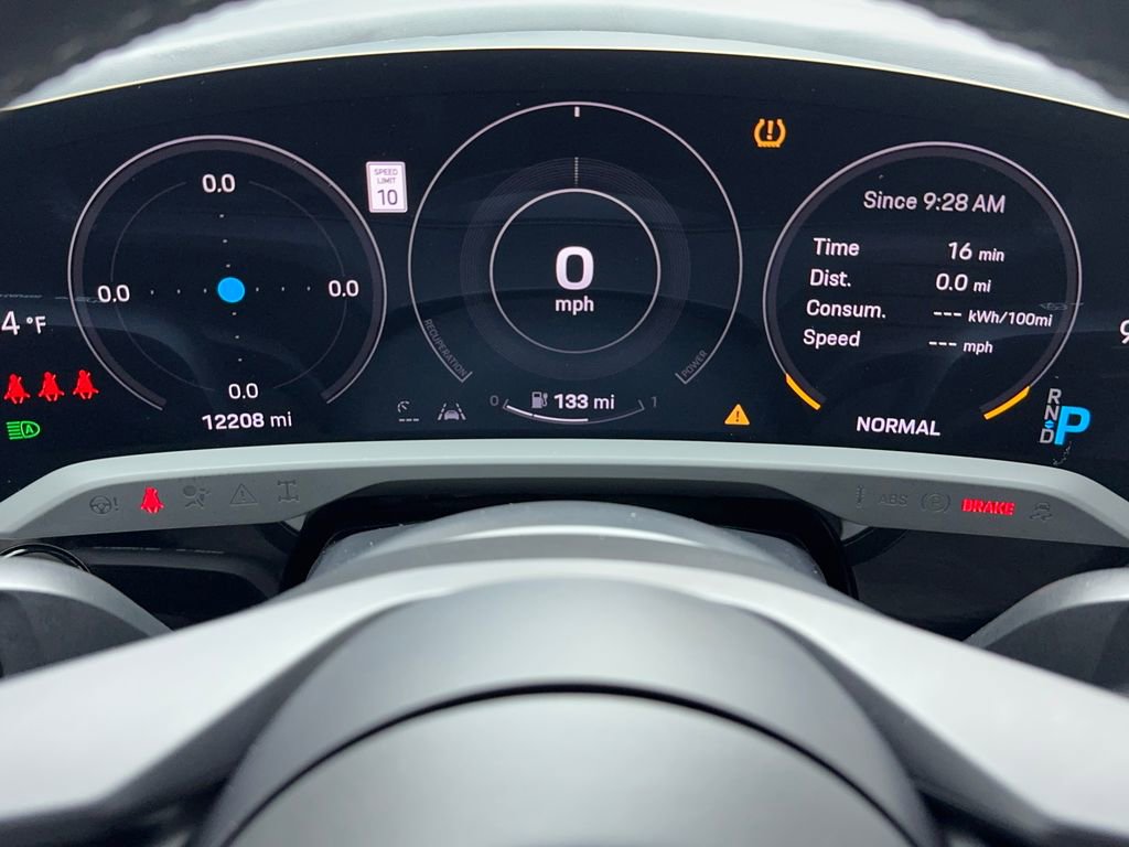 Used 2023 Porsche Taycan 4S image 21