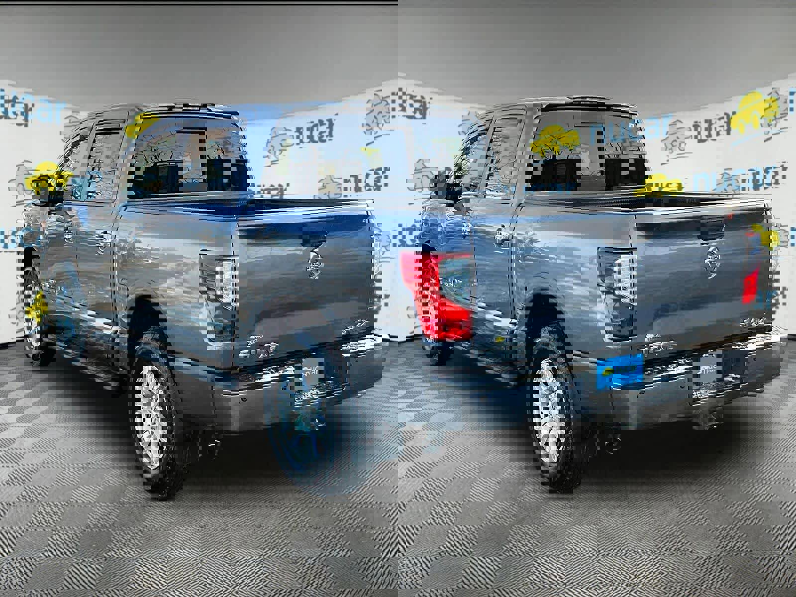 Used 2019 Nissan Titan SV w/ SV Convenience Package image 4