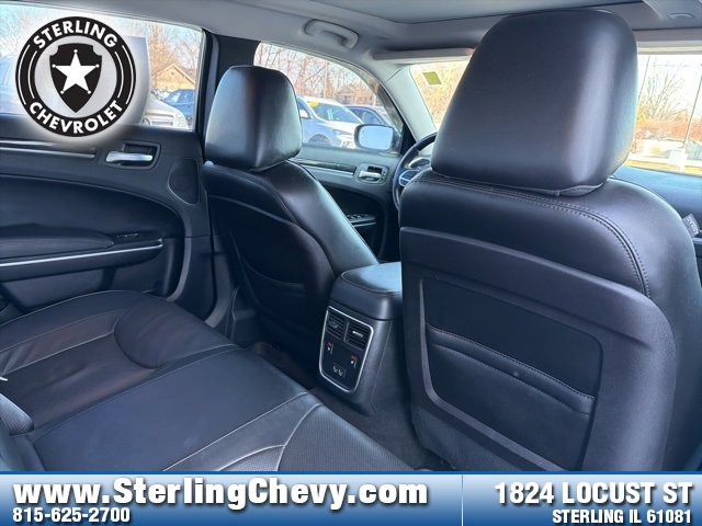 Used 2019 Chrysler 300 Limited w/ Safetytec Plus Group image 14