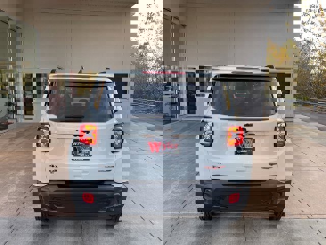 Used 2023 Jeep Renegade Trailhawk image 40