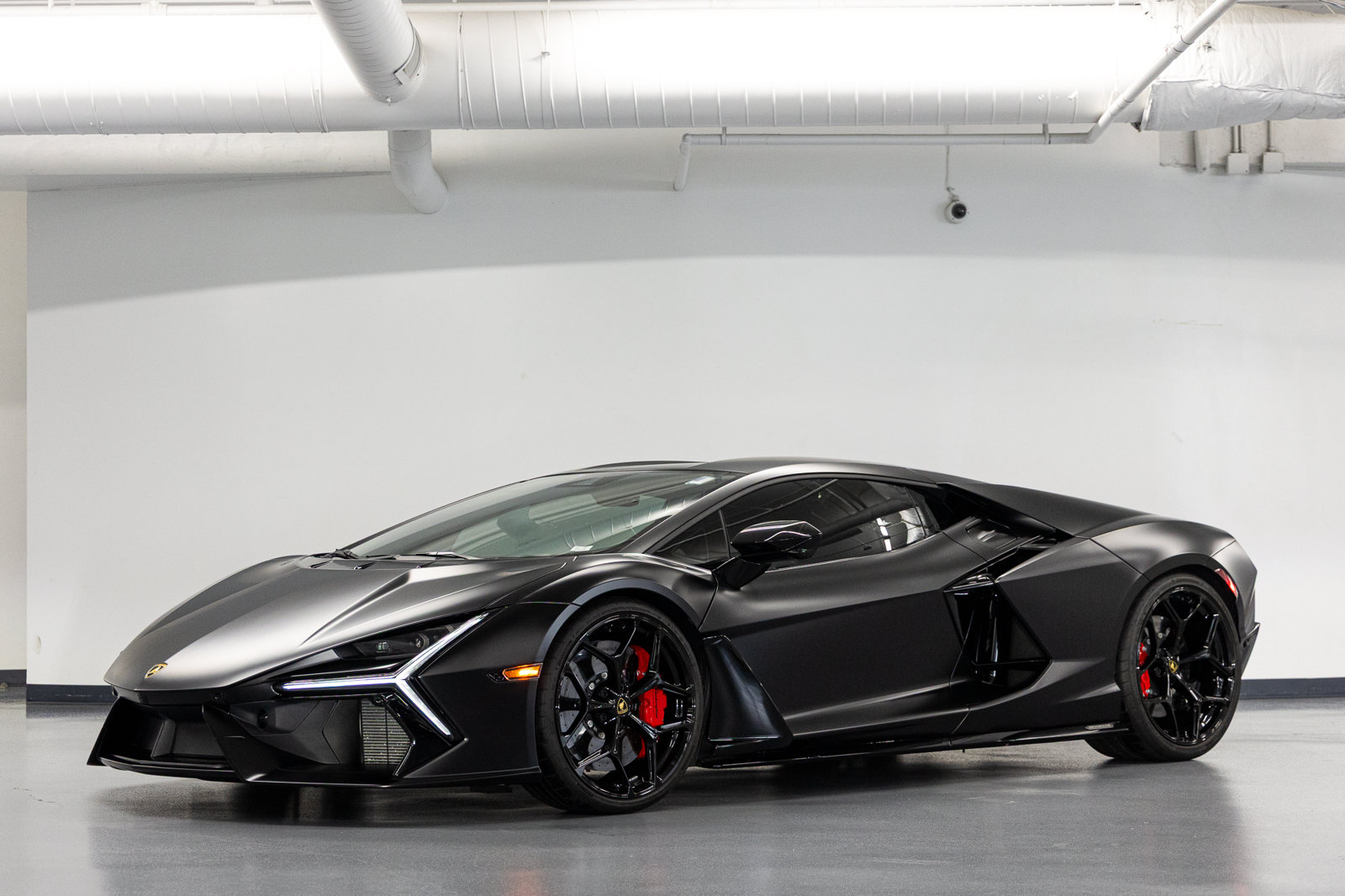 Used 2024 Lamborghini Revuelto AWD/4WD image 4