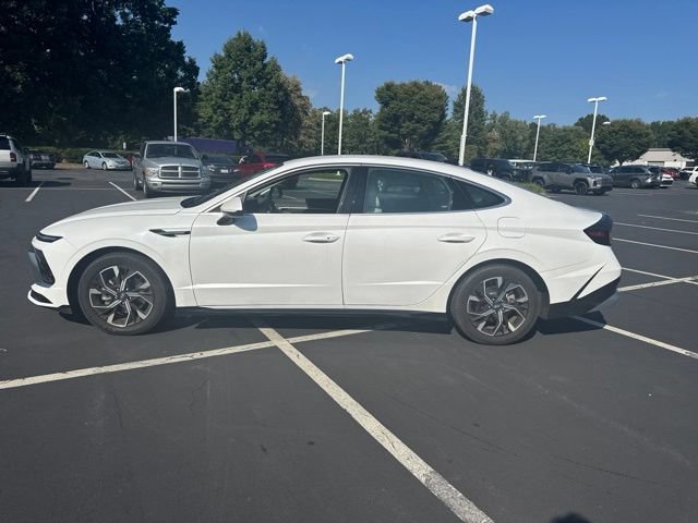 Used 2025 Hyundai Sonata SEL FWD image 8