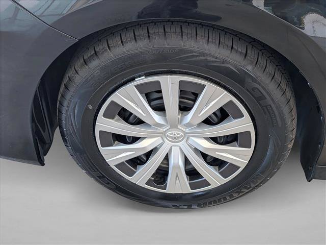 Used 2021 Toyota Camry LE FWD image 29