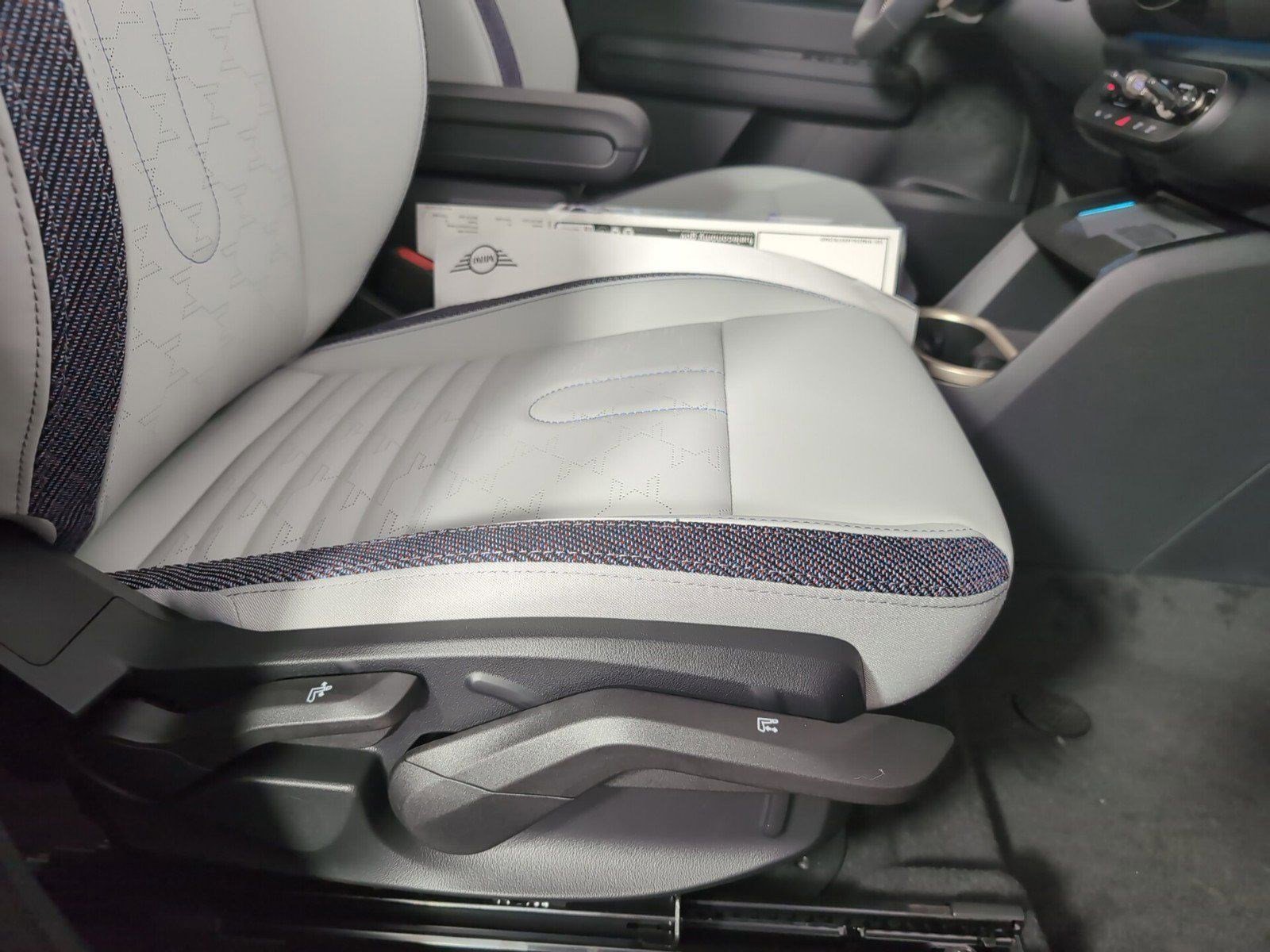 Certified 2025 MINI Cooper Countryman SE image 30