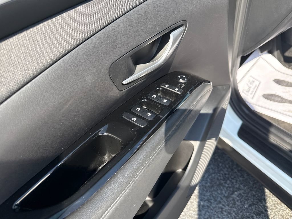 Used 2022 Hyundai Tucson Limited w/ Cargo Package FWD image 14