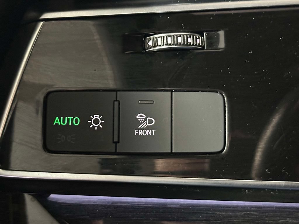 Used 2019 Audi Q8 Premium w/ Convenience Package AWD/4WD image 26