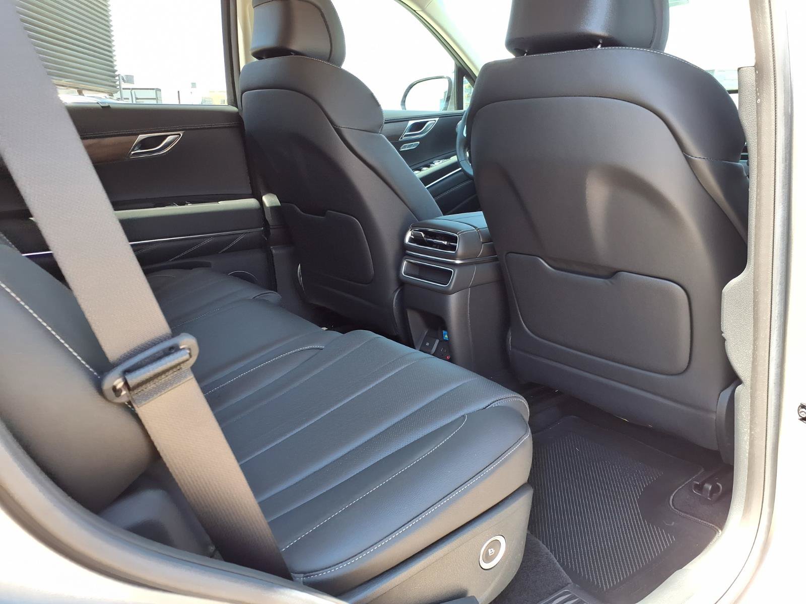 Certified 2026 Genesis GV80 2.5T Select AWD/4WD image 12