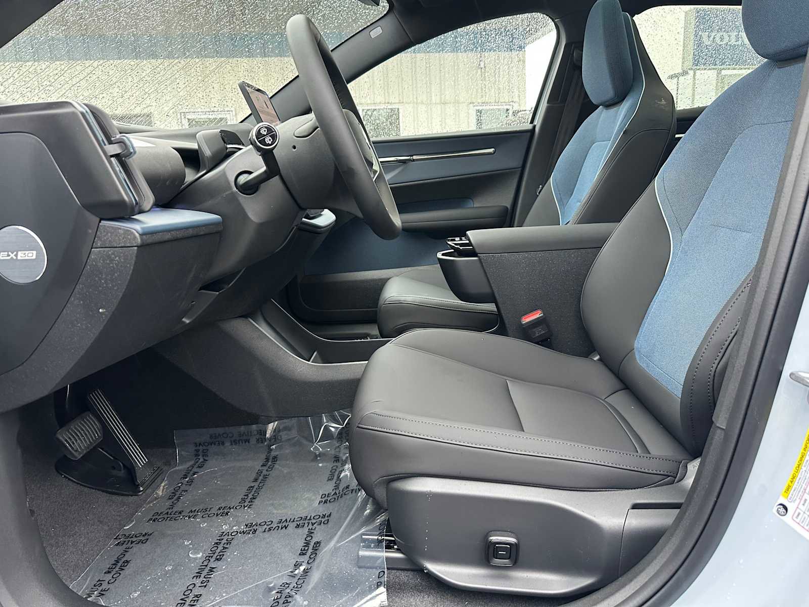 New 2026 Volvo EX30 Plus w/ Protection Package Premier AWD/4WD image 19