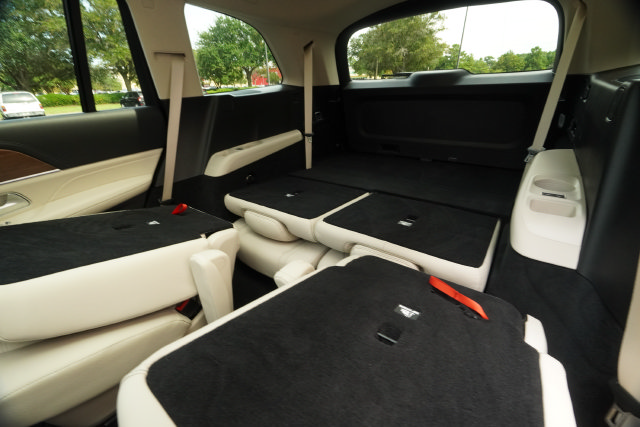 Used 2025 Mercedes-Benz GLS 580 4MATIC image 28