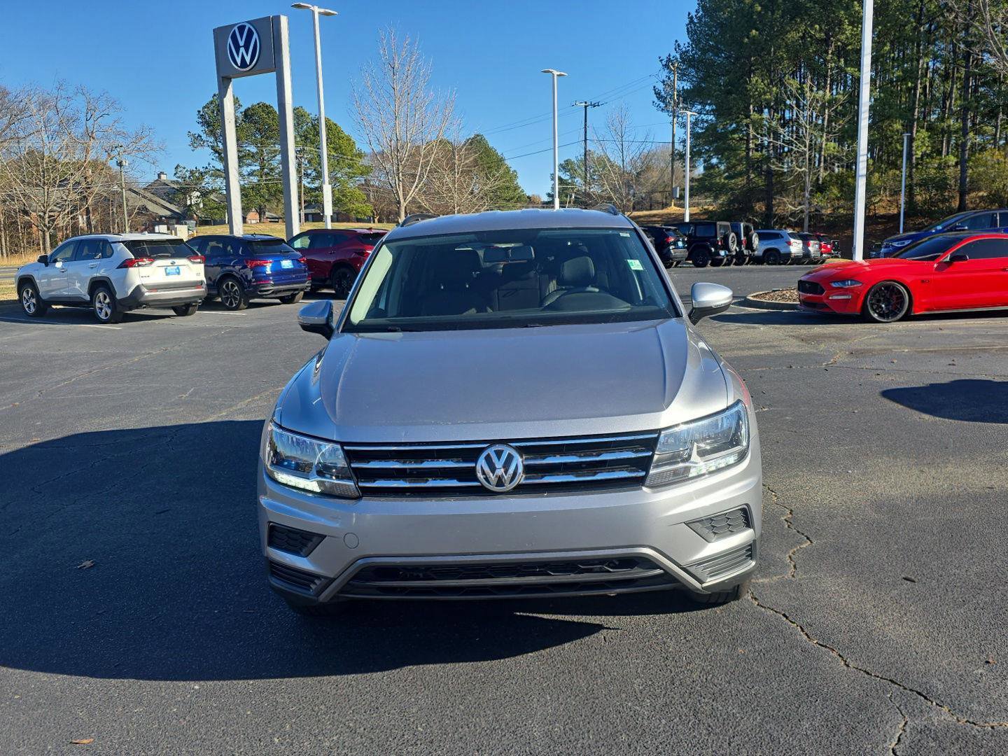 Used 2020 Volkswagen Tiguan S image 2