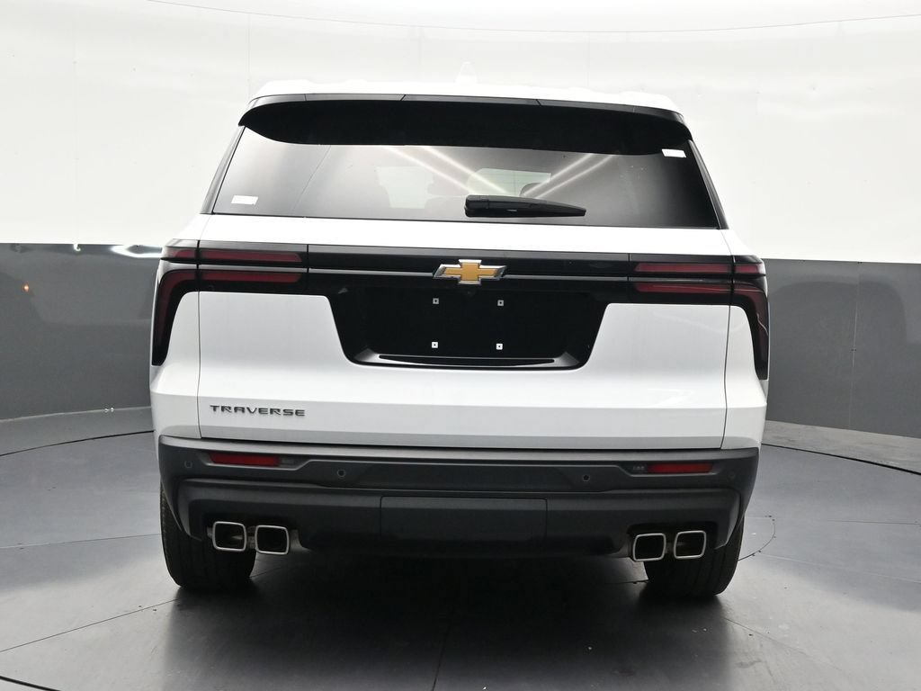 Used 2024 Chevrolet Traverse LS FWD image 4