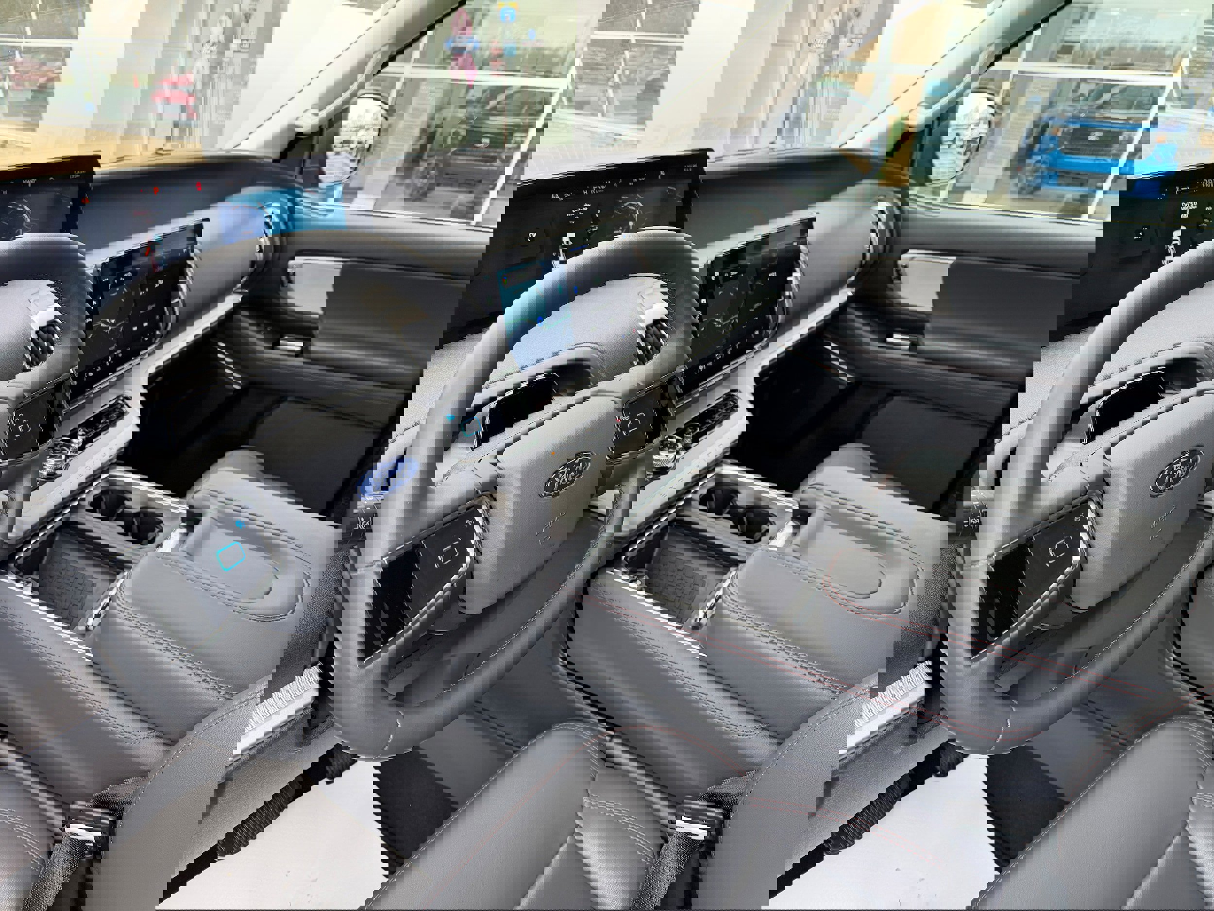 Certified 2025 Ford Expedition Active AWD/4WD image 16