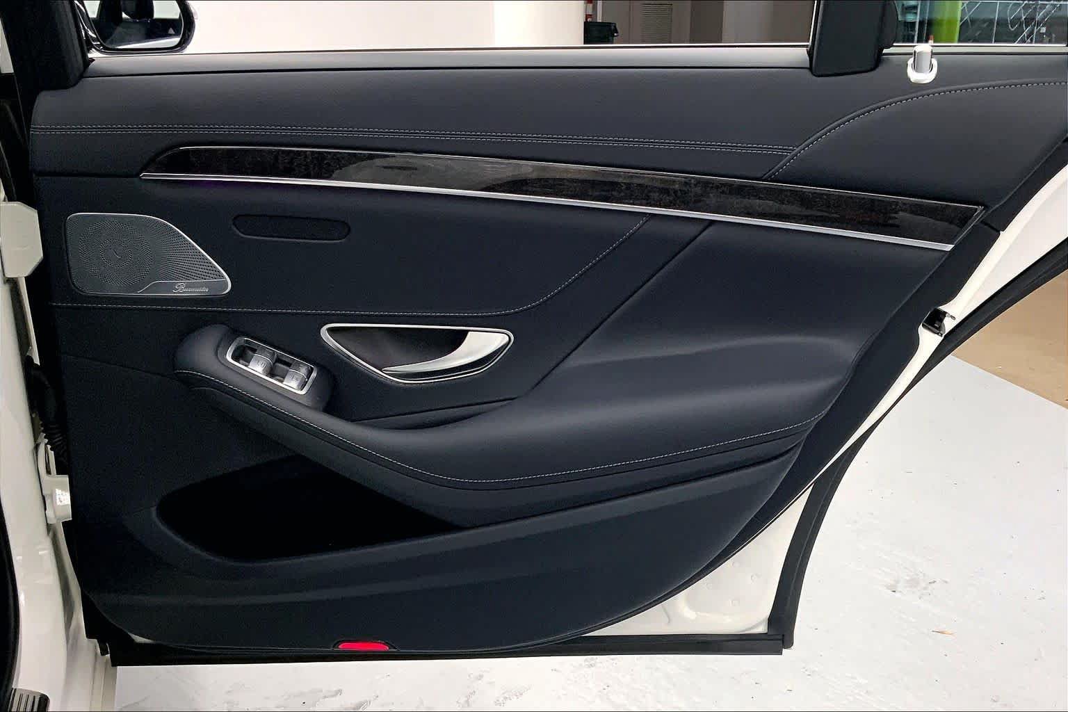 Used 2017 Mercedes-Benz S 550 Sedan image 12