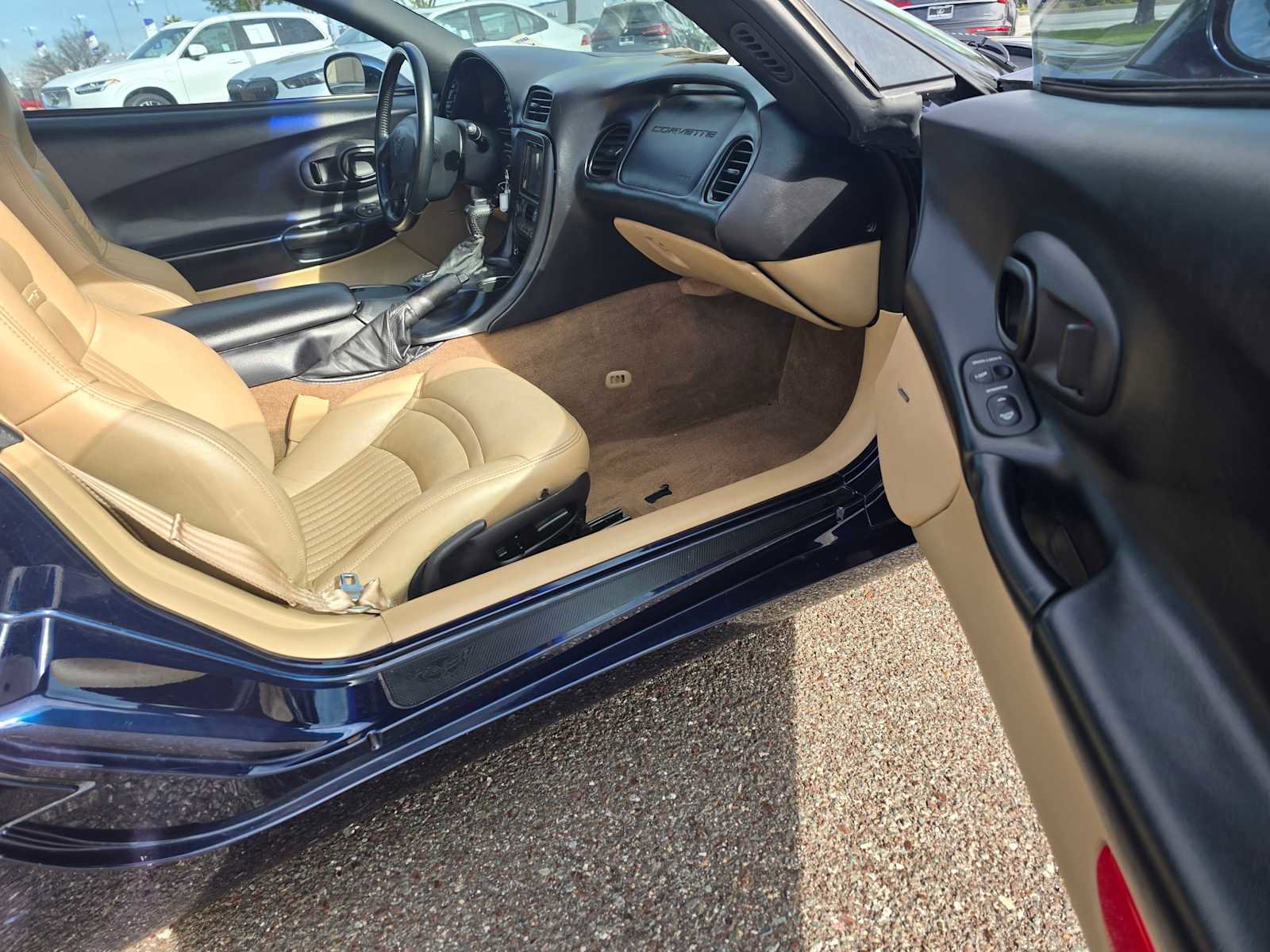 Used 1999 Chevrolet Corvette Coupe w/ Memory Pkg image 10