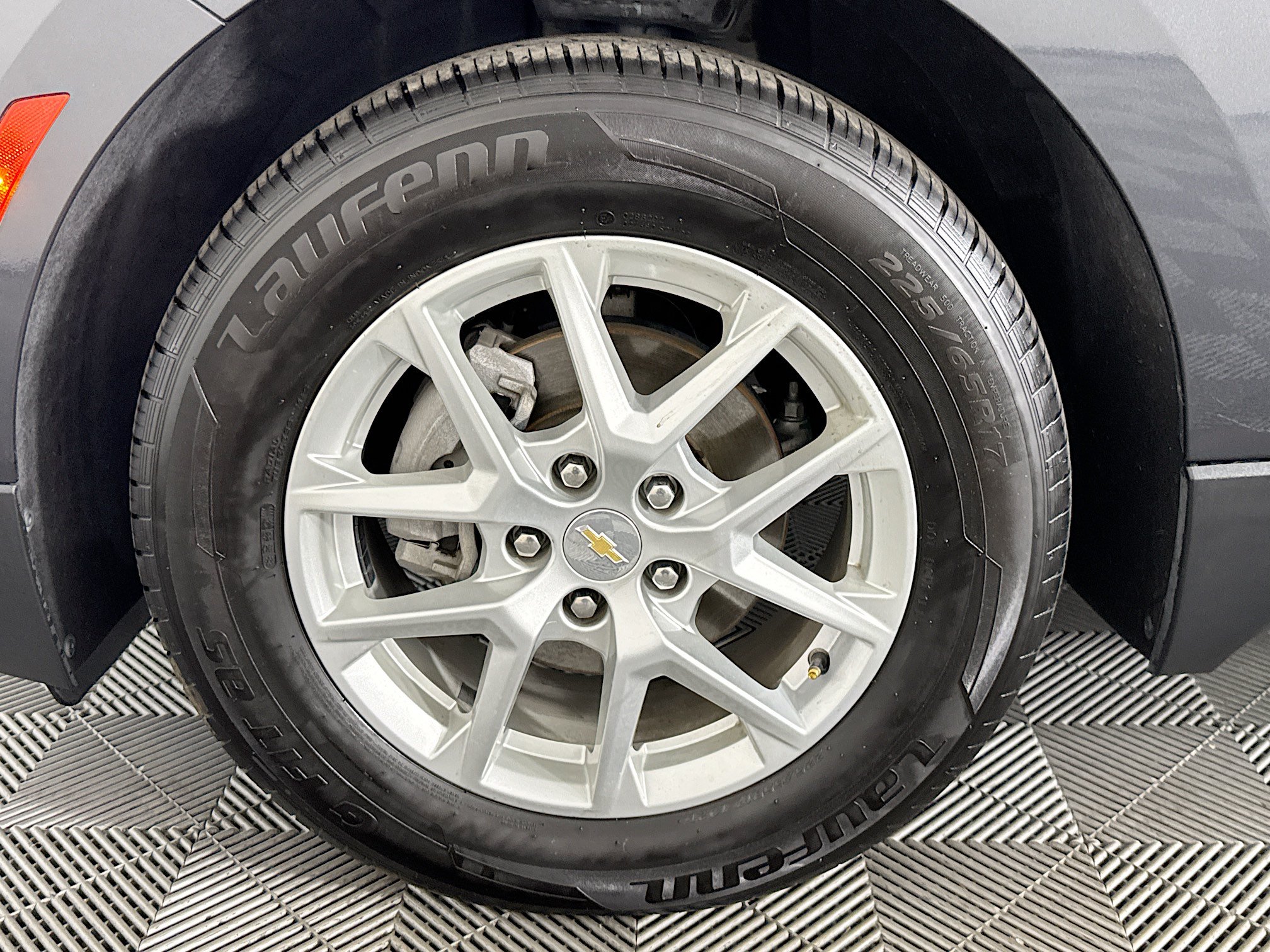 Used 2023 Chevrolet Equinox LT w/ LPO, Floor Liner Package FWD image 69