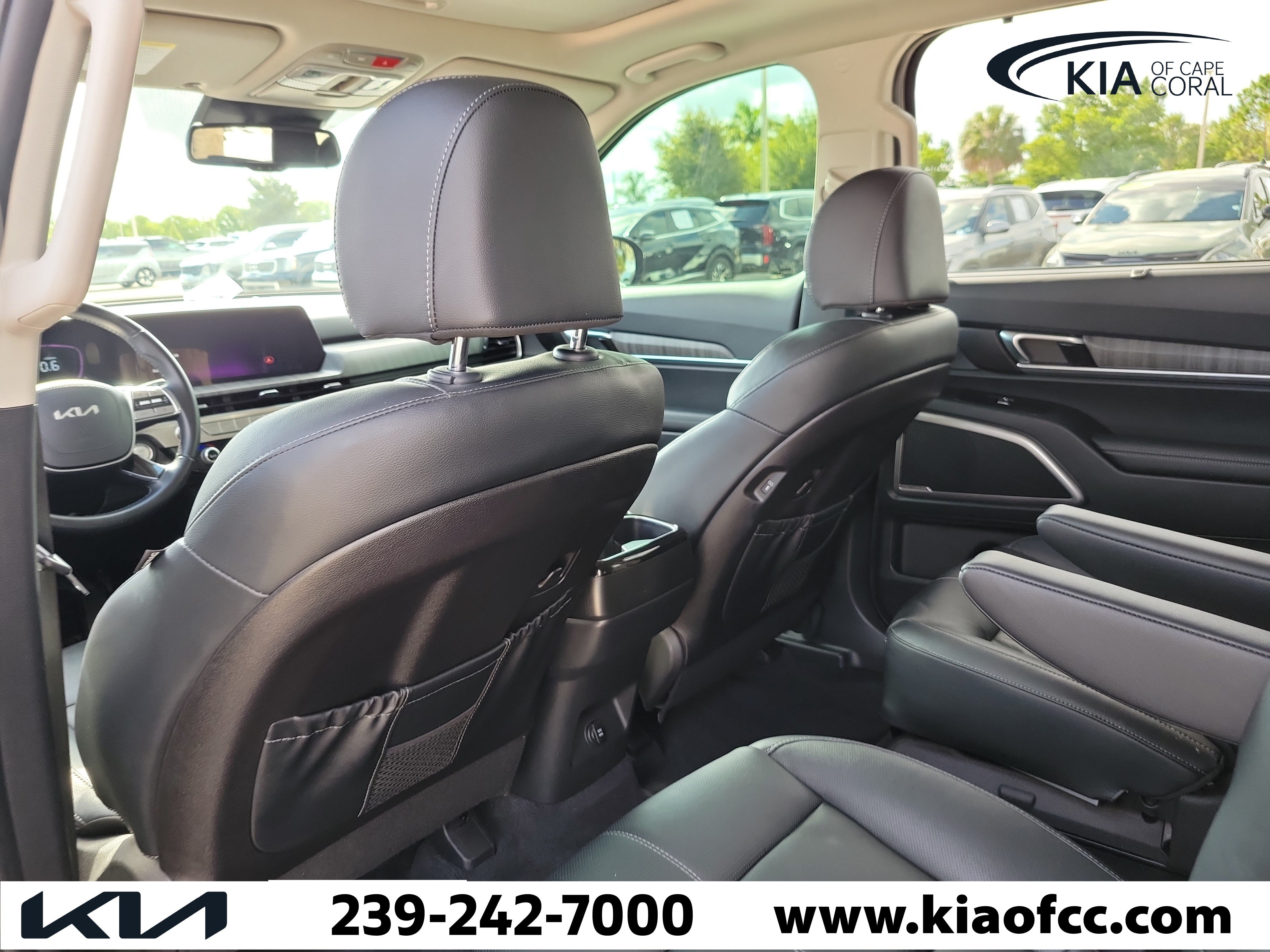 Certified 2024 Kia Telluride EX w/ EX Captain's Chair Package FWD image 14