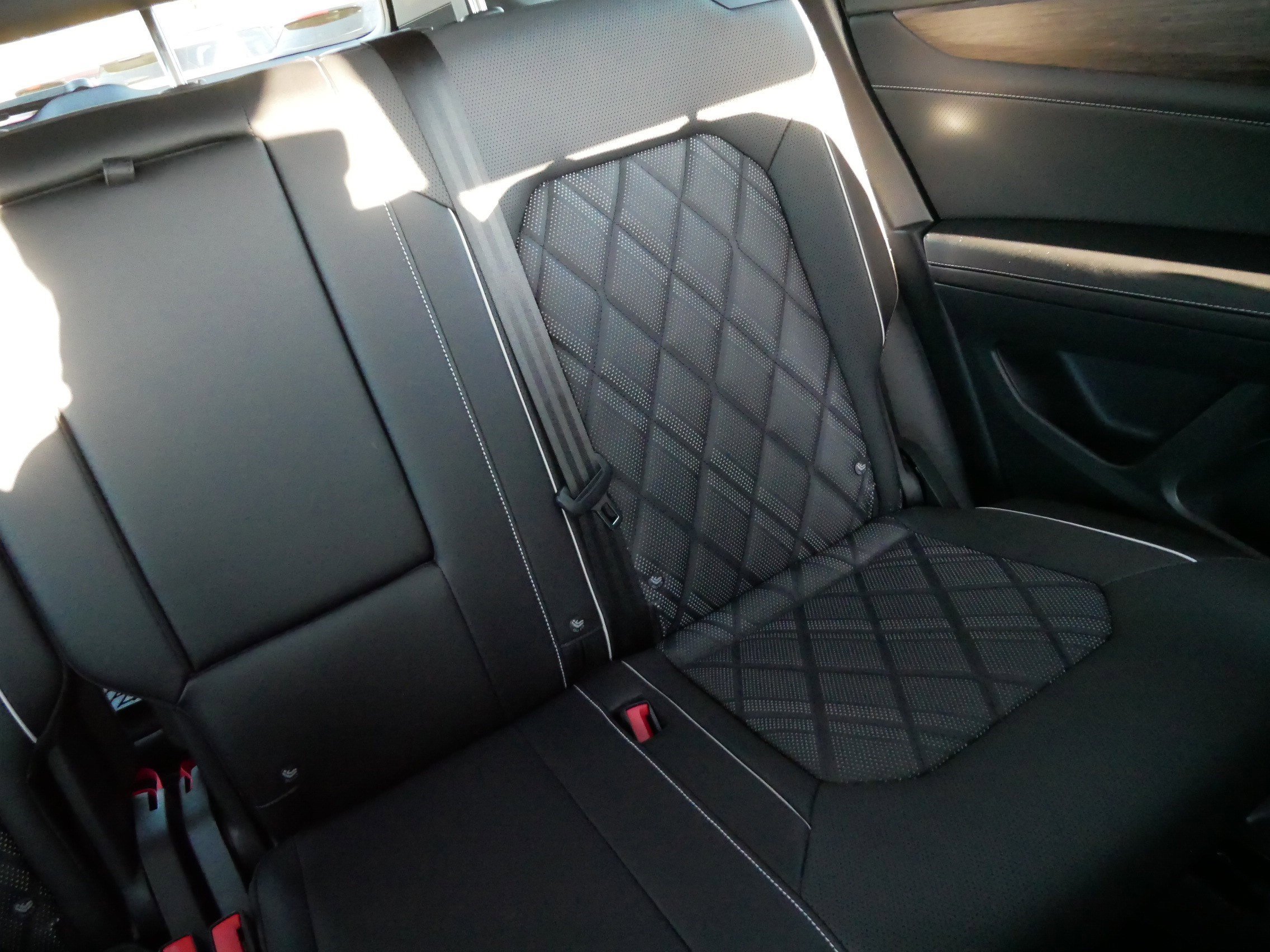 Certified 2025 Volkswagen Atlas SEL Premium R-Line image 14