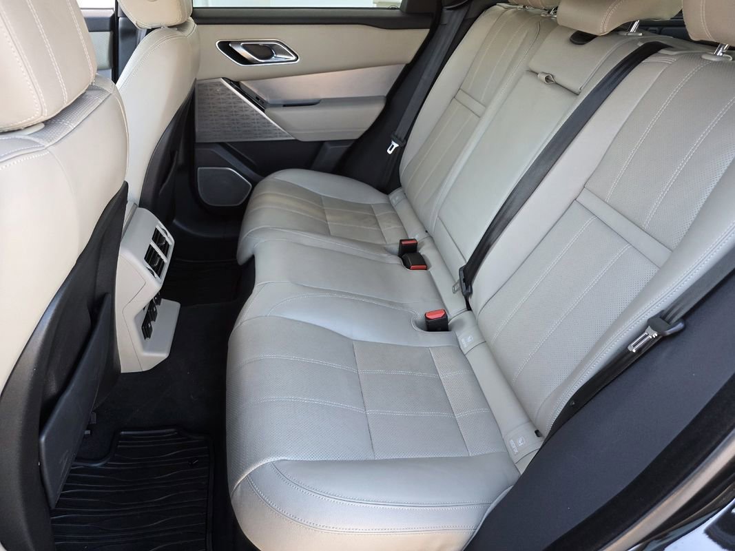 Used 2018 Land Rover Range Rover Velar R-Dynamic SE image 30