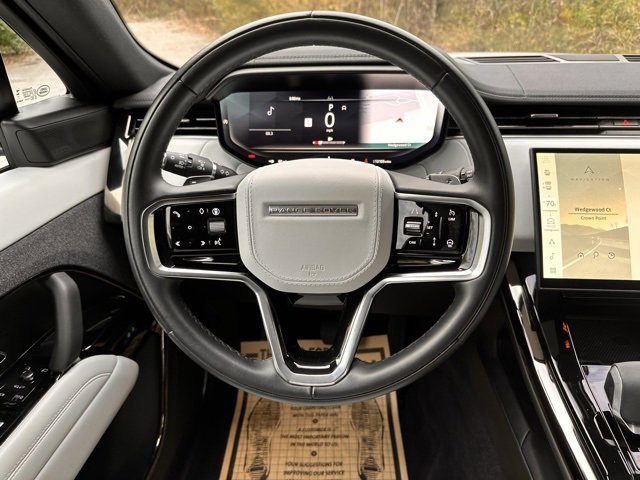 Used 2024 Land Rover Range Rover Sport SE image 32