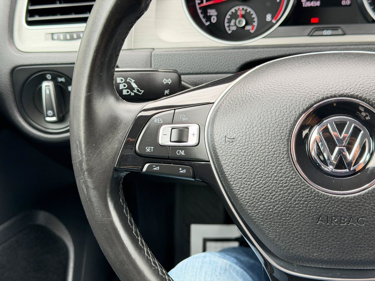 Used 2015 Volkswagen Golf S FWD image 62