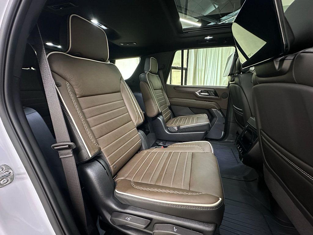 New 2026 GMC Yukon Denali Ultimate AWD/4WD image 17