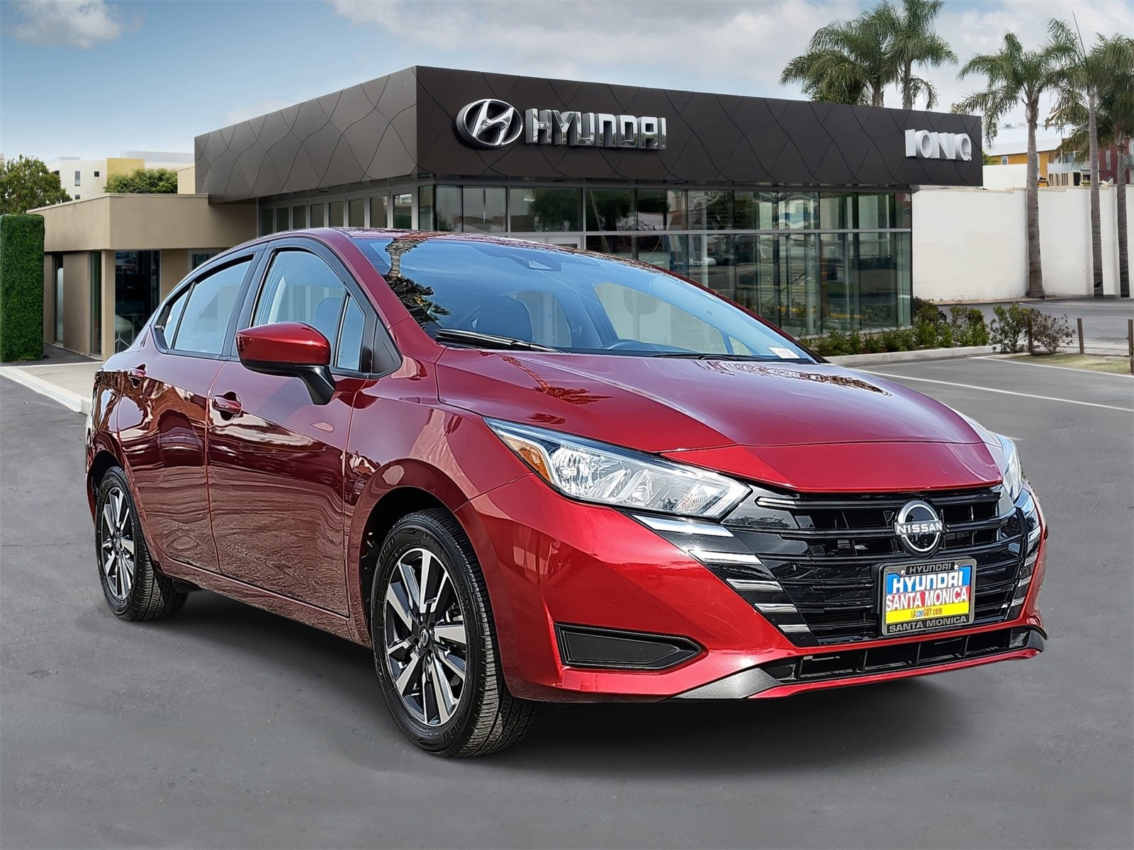 Used 2024 Nissan Versa SV image 1