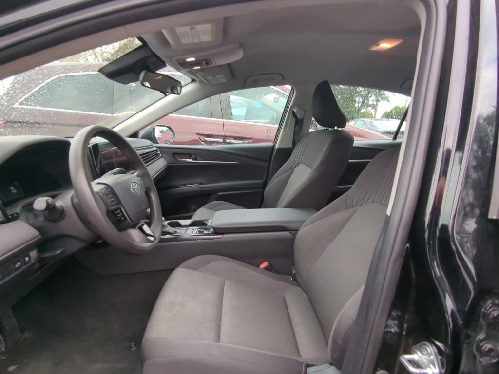 Used 2025 Toyota Camry LE FWD image 6