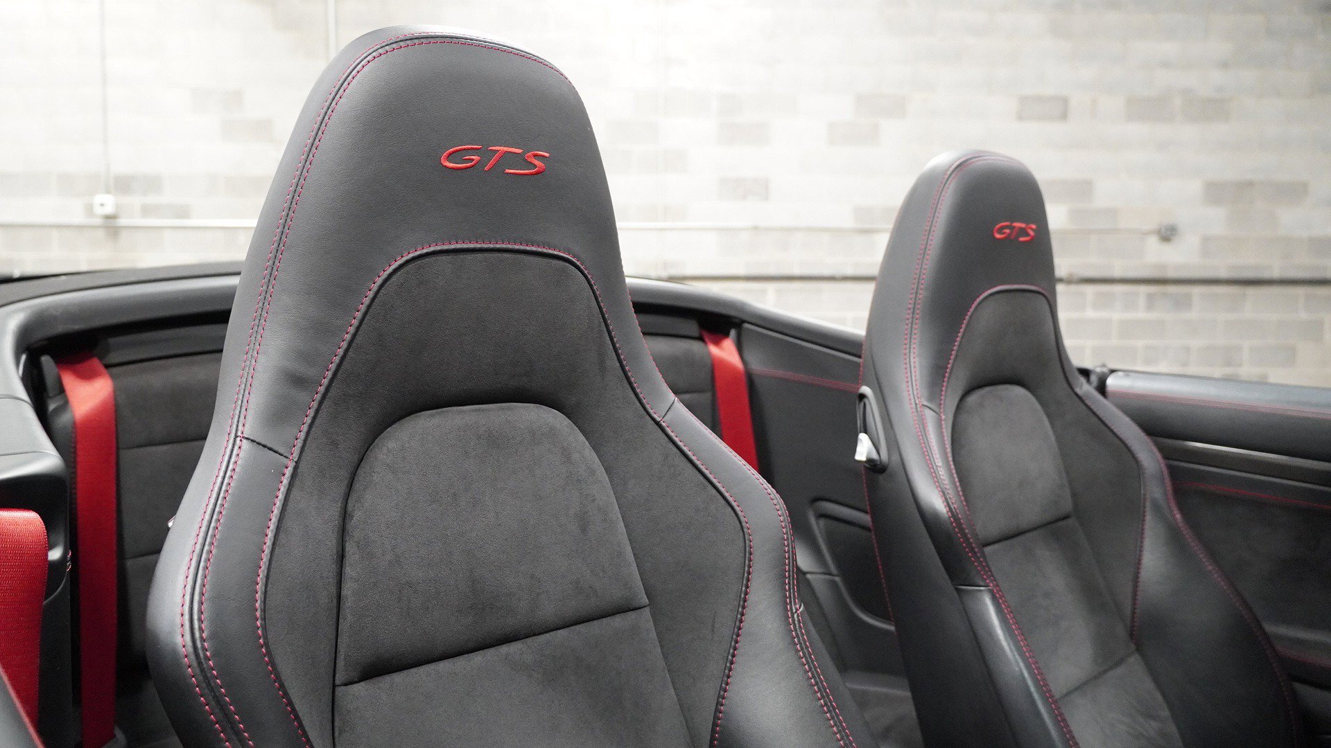 Used 2019 Porsche 911 Carrera 4 GTS image 39