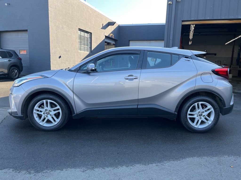 Used 2020 Toyota C-HR LE FWD image 6