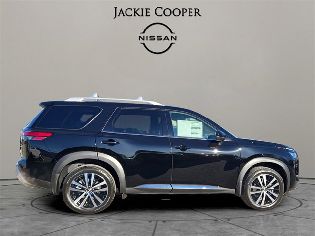 New 2025 Nissan Pathfinder Platinum w/ Cargo Package image 6