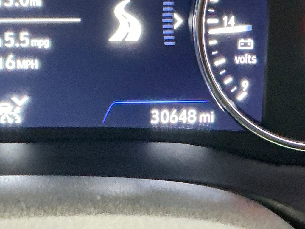 Certified 2024 Buick Enclave Avenir w/ Avenir Technology Package image 21