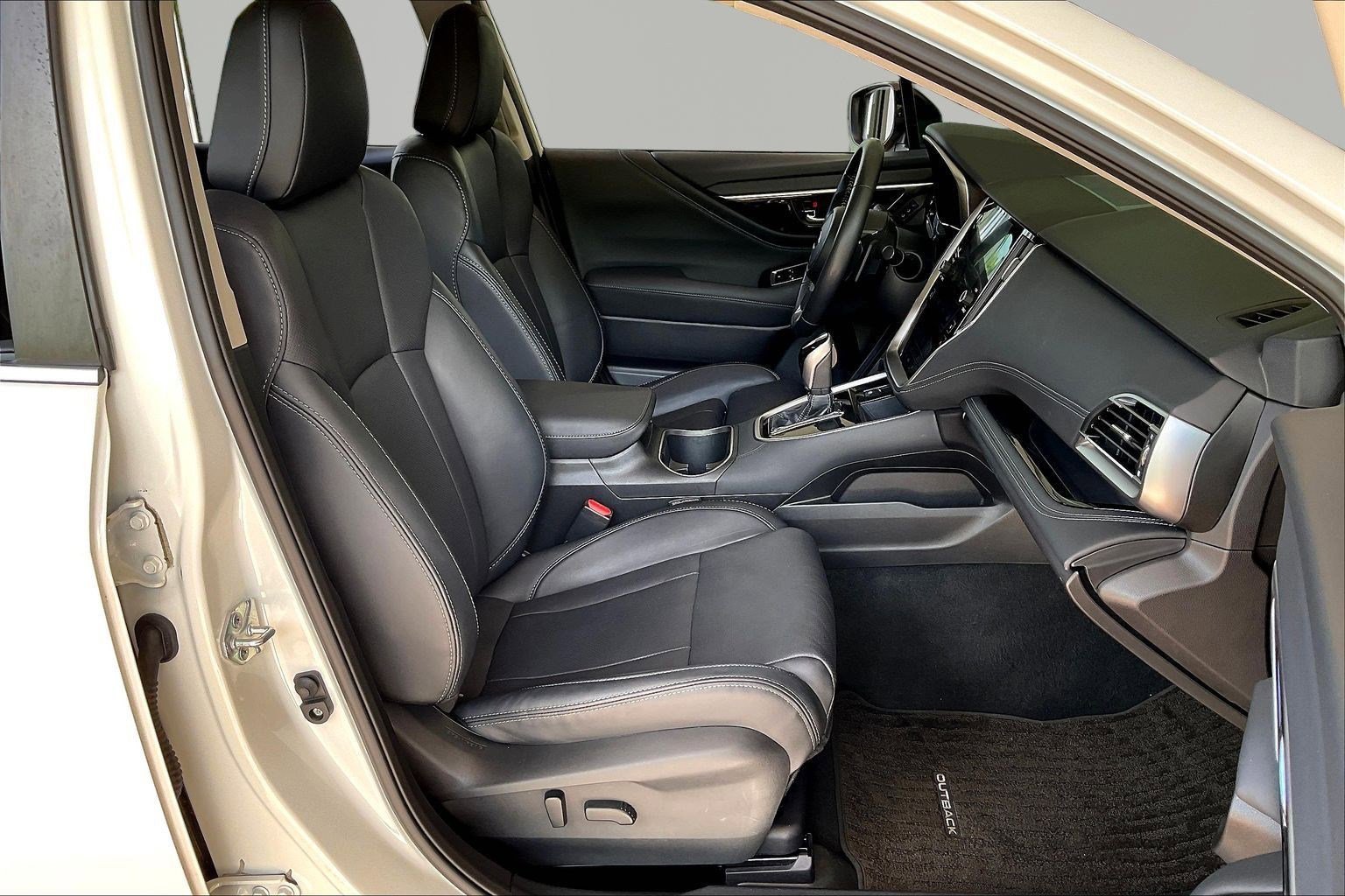 Used 2023 Subaru Outback Limited AWD/4WD image 29