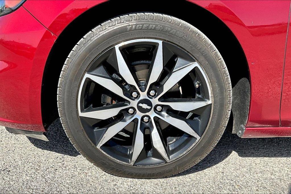 Used 2018 Chevrolet Malibu LT w/ Leather Package image 9