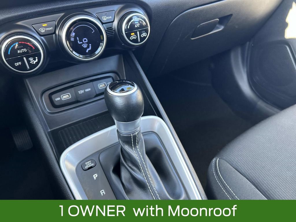 Used 2022 Hyundai Venue SEL image 30