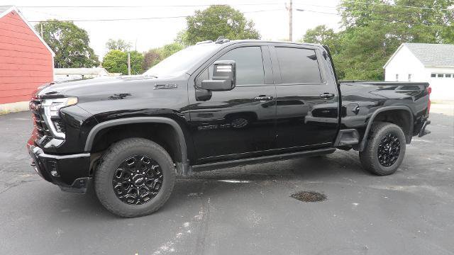 Used 2024 Chevrolet Silverado 2500 LTZ w/ LTZ Plus Package AWD/4WD image 1