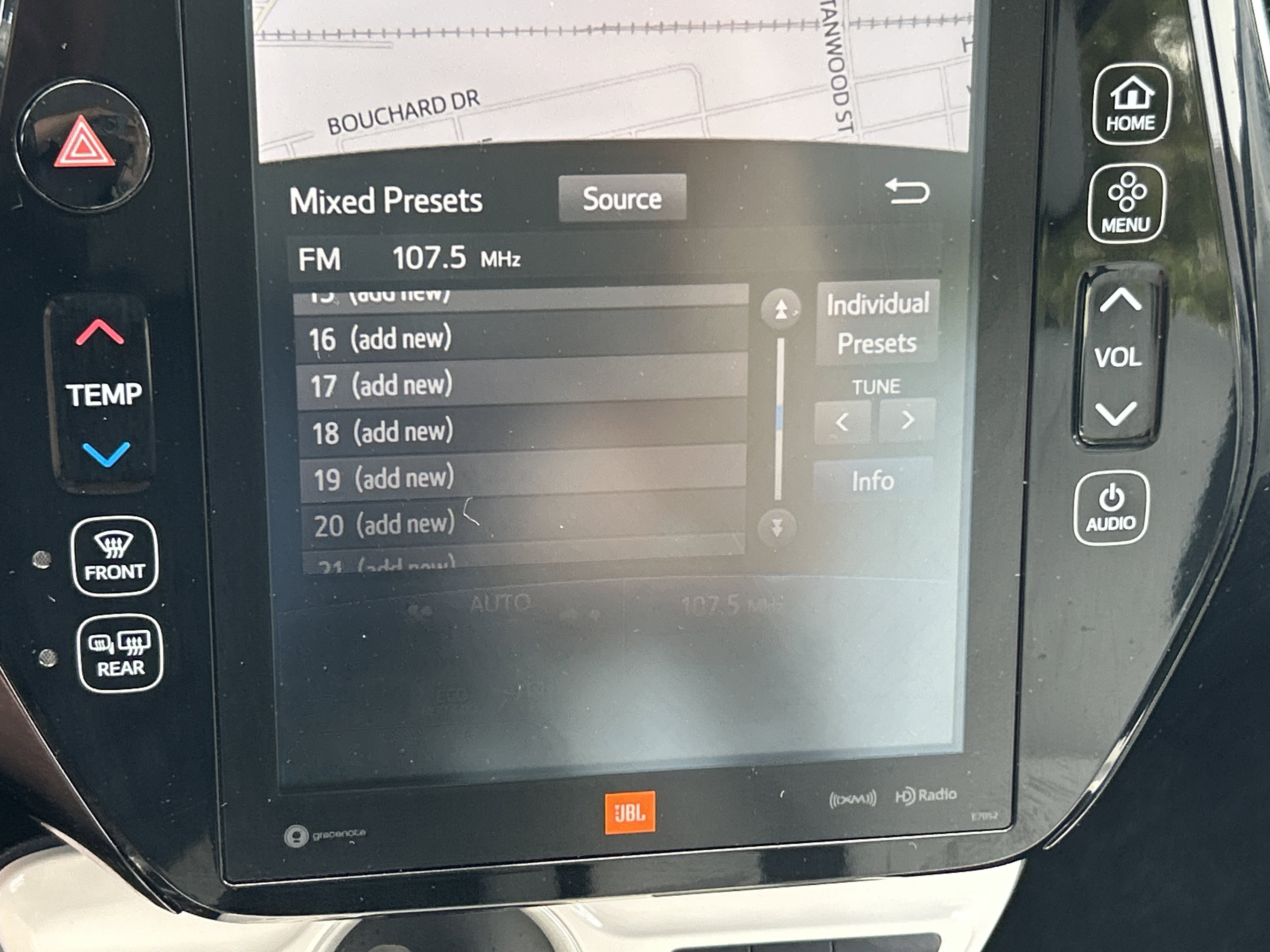 Used 2018 Toyota Prius Prime Advanced w/ Carpet Mat Package FWD image 25