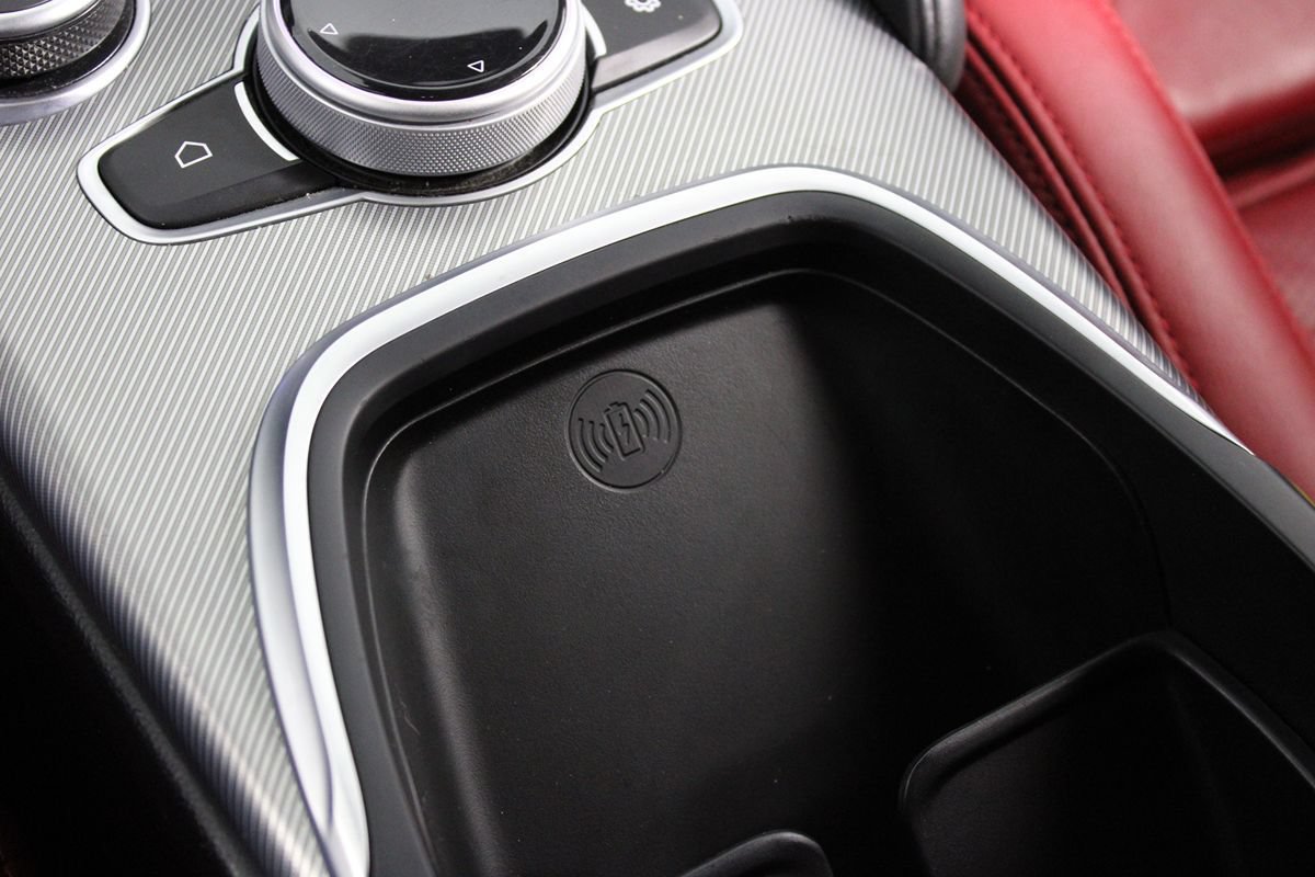 Used 2023 Alfa Romeo Giulia Veloce RWD image 19