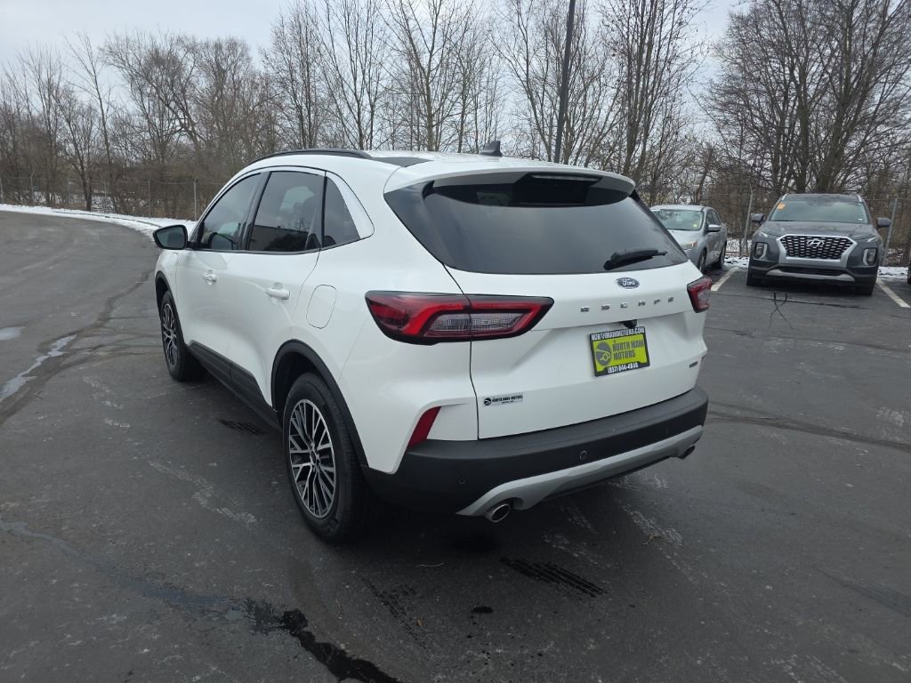 Used 2024 Ford Escape SE image 5